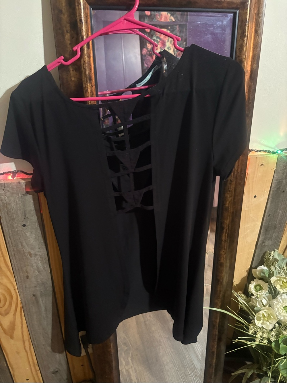 Maurices Black Short Sleeve Tunic with Ladder Back
